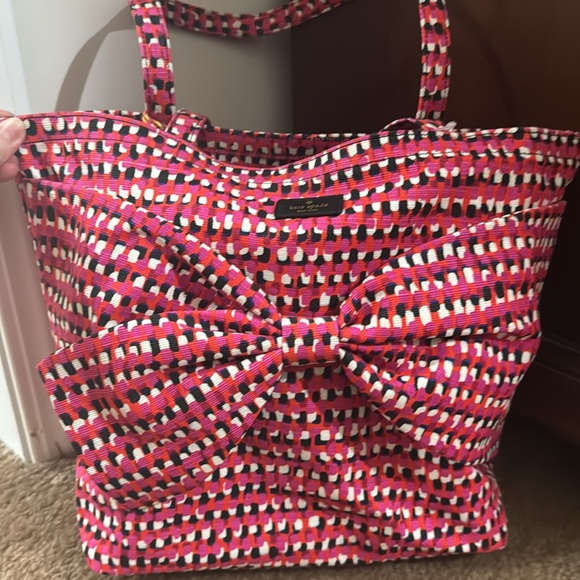 Kate spade fabric tote with large bow. - Picture 2 of 7